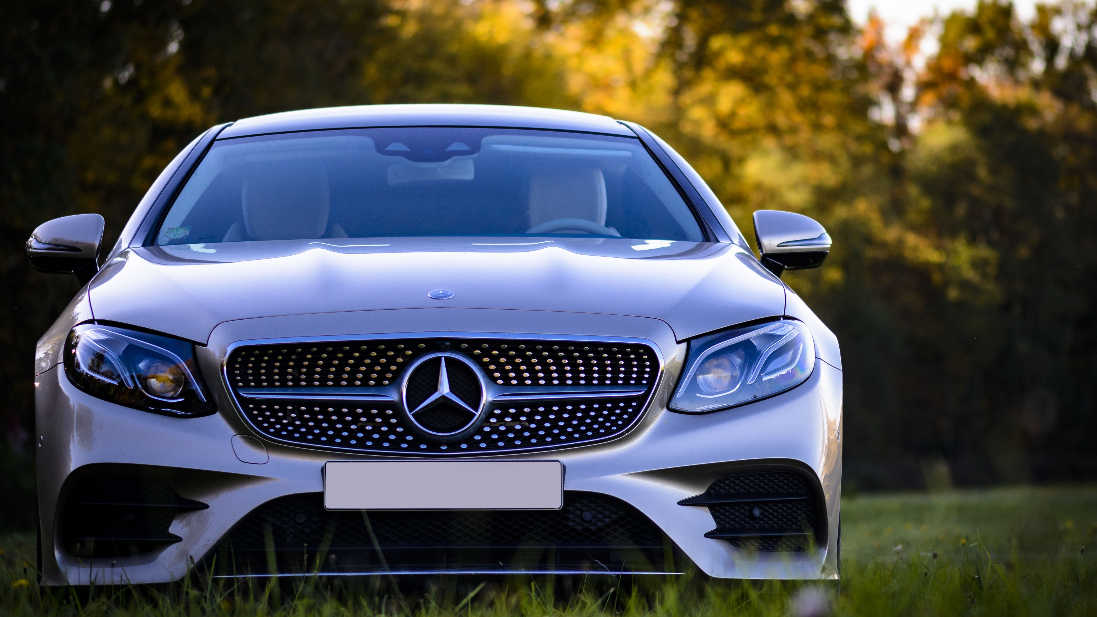 Weiße Mercedes Benz c Klasse. Wallpaper in 3840x2160 Resolution