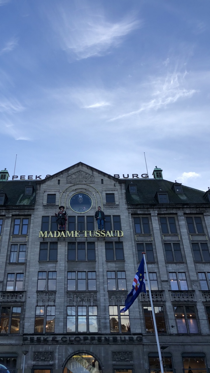 Museo de Cera Madame Tussauds, Ventana, Bandera, Edificio, Electricidad. Wallpaper in 720x1280 Resolution