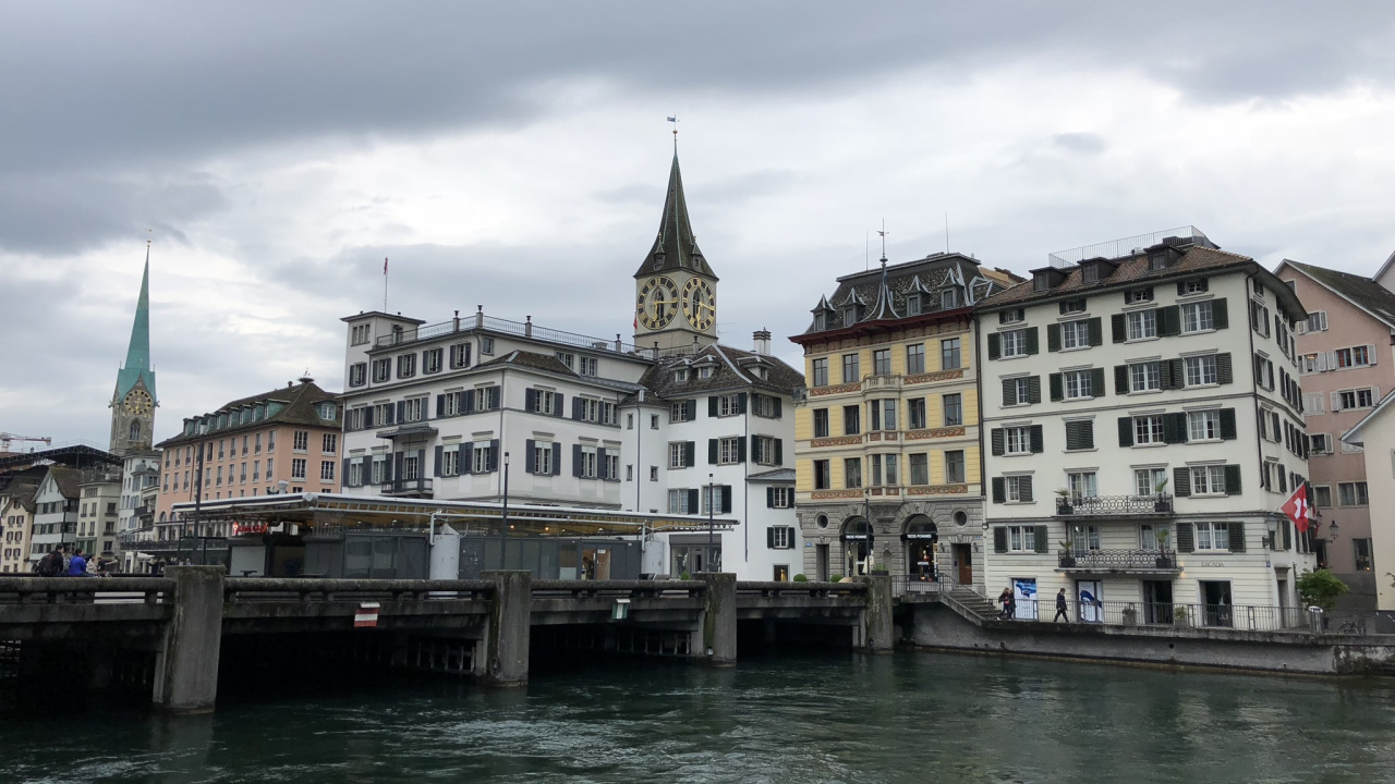 le Long de la Rivière, Eau, Voie Navigable, Bâtiment, Ville. Wallpaper in 1280x720 Resolution