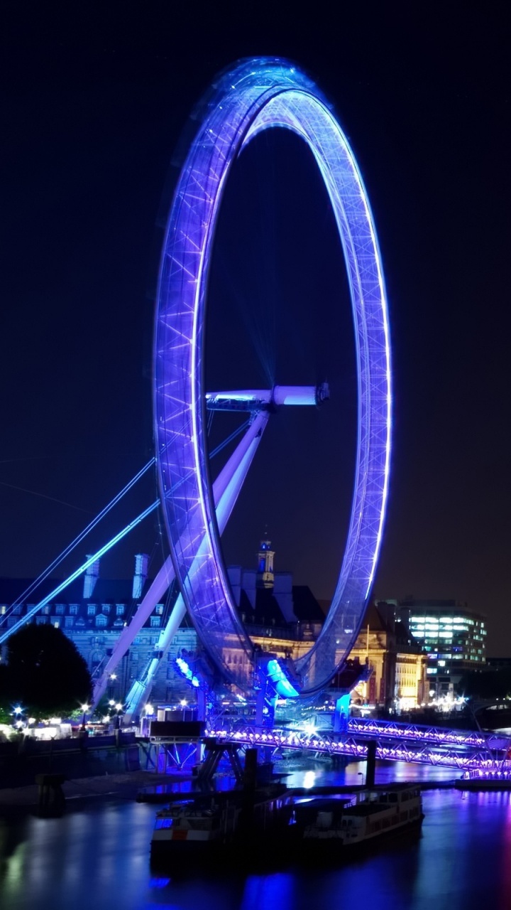 Horizon de la Ville Pendant la Nuit. Wallpaper in 720x1280 Resolution