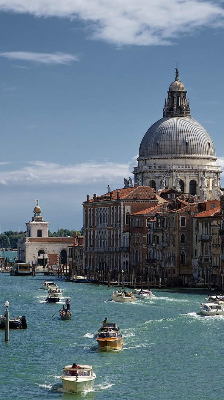 White and Brown Dome Building Near Body of Water During Daytime. Wallpaper in 750x1334 Resolution
