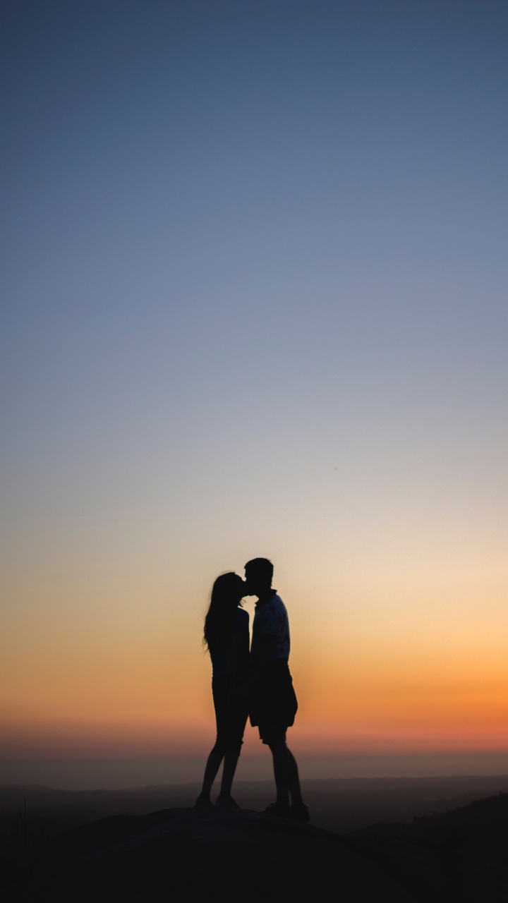 Silhouette, Romantik, Kuss, Ehepaar, Menschen in Der Natur. Wallpaper in 720x1280 Resolution