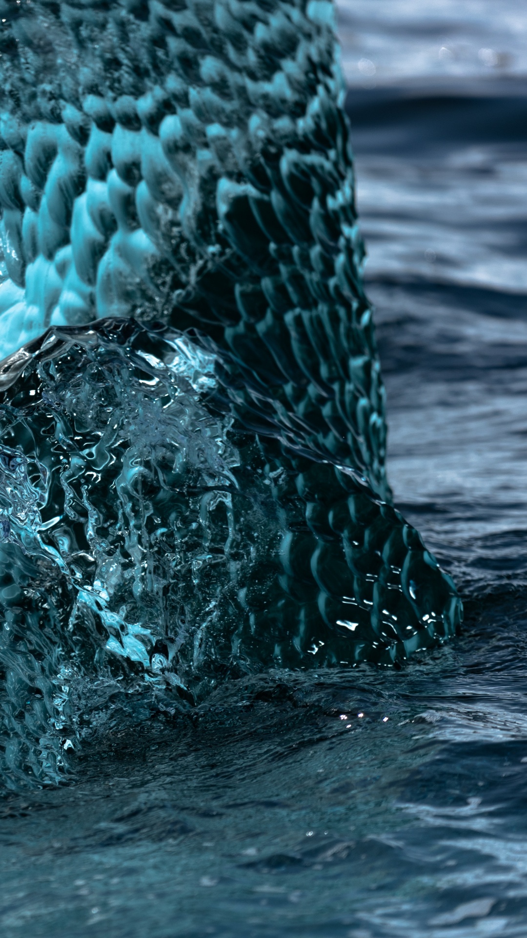 Water Splash on Body of Water. Wallpaper in 1080x1920 Resolution