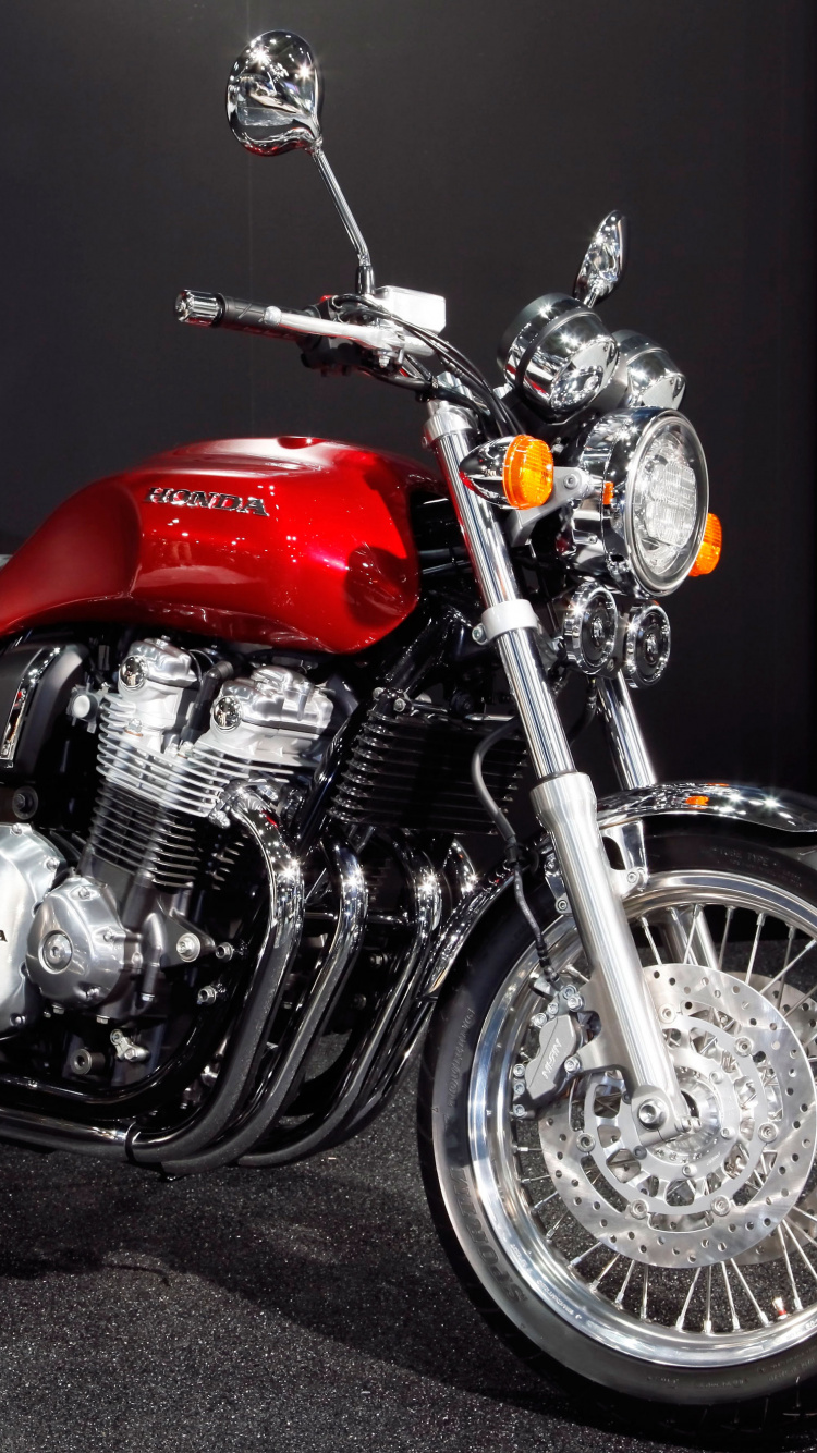 Red and Silver Cruiser Motorcycle. Wallpaper in 750x1334 Resolution