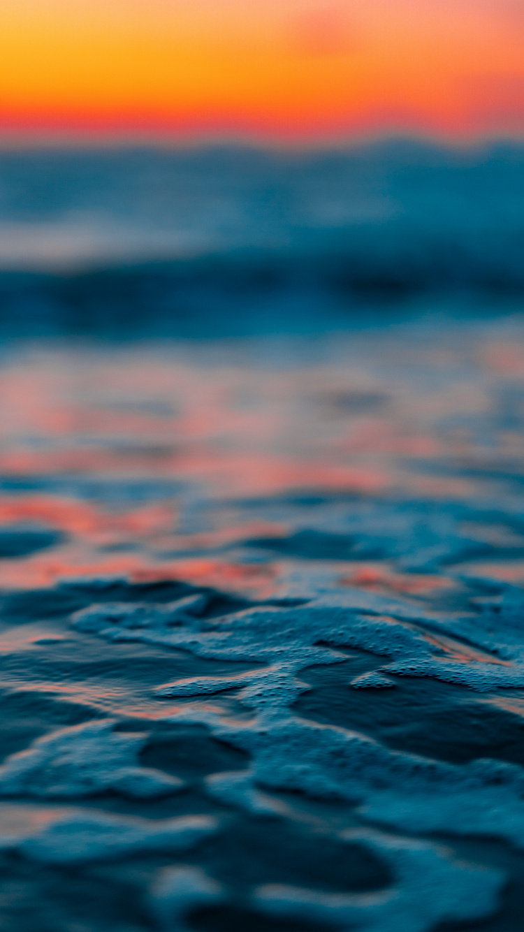 Manzana, Agua, Azul, Azure, Líquido. Wallpaper in 750x1334 Resolution