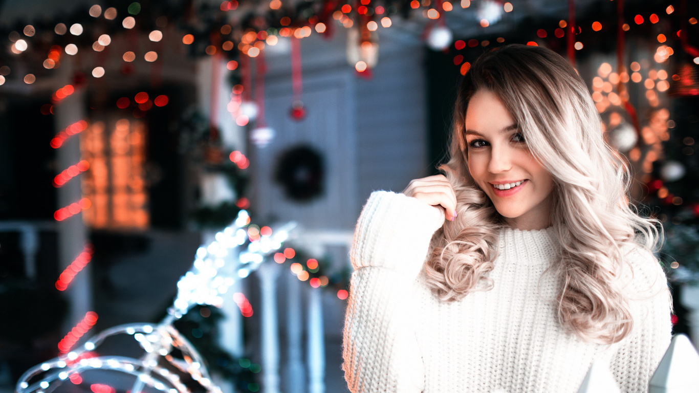 Maryana Ro, Beauty, Fashion, Fun, Long Hair. Wallpaper in 1366x768 Resolution