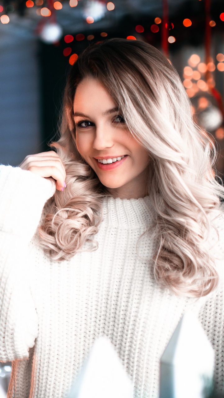 Maryana Ro, Beauty, Fashion, Fun, Long Hair. Wallpaper in 720x1280 Resolution