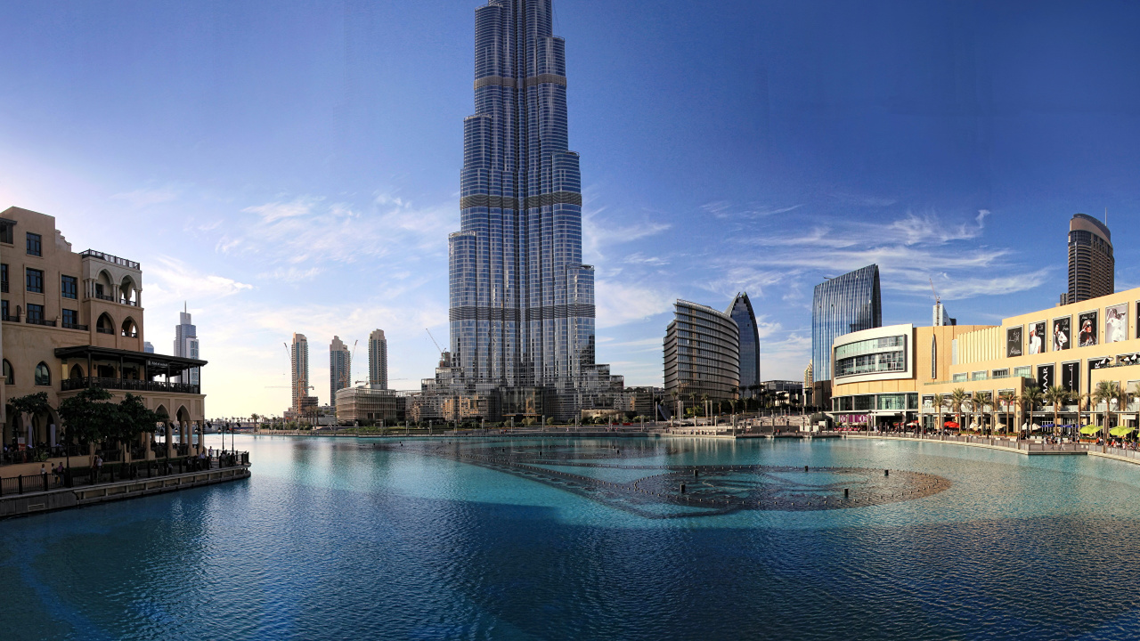 Horizonte de la Ciudad a Través Del Cuerpo de Agua Durante el Día.. Wallpaper in 1280x720 Resolution