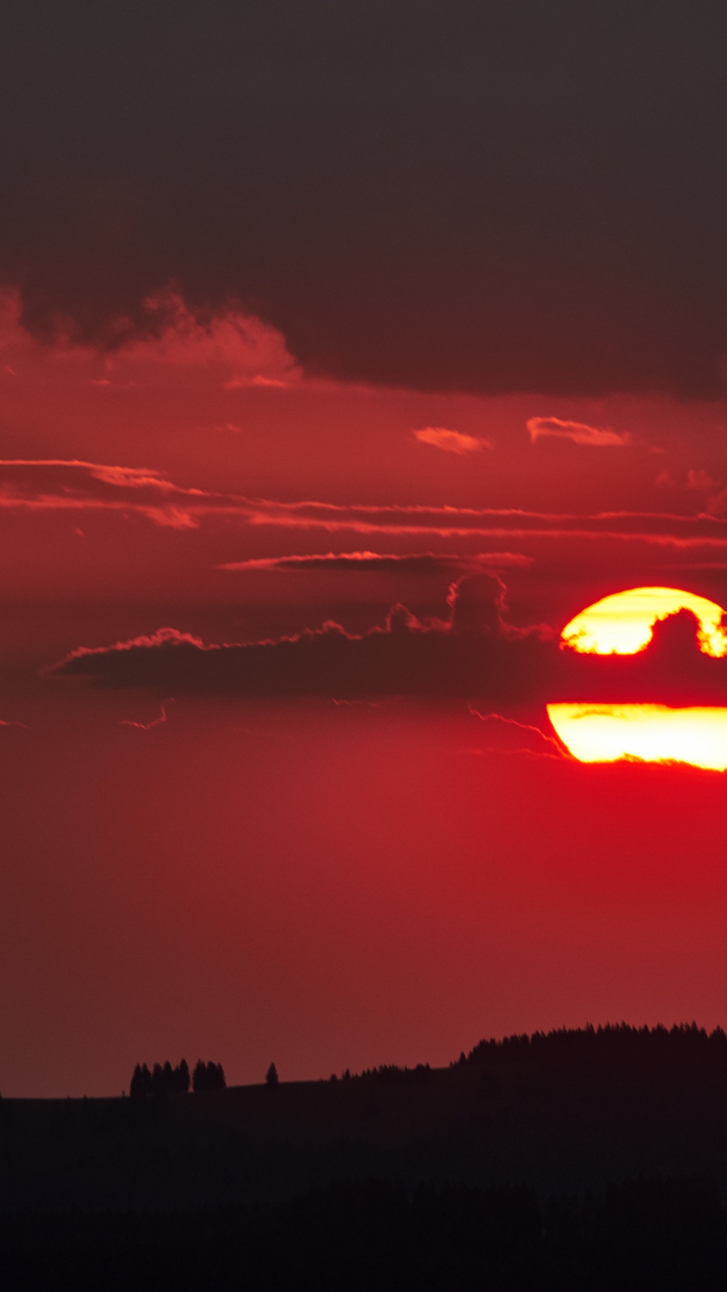 Silueta de Montaña Durante la Puesta de Sol. Wallpaper in 1440x2560 Resolution