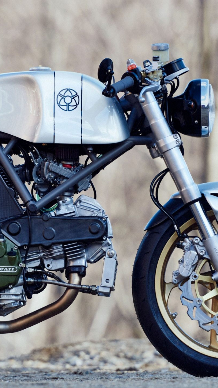 Moto Cruiser Noir et Argent. Wallpaper in 750x1334 Resolution