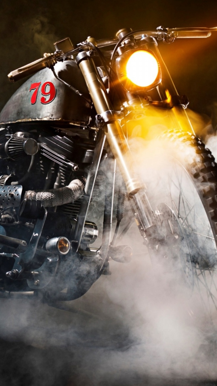 Moto Noire et Rouge Sur Une Surface Noire et Jaune. Wallpaper in 720x1280 Resolution