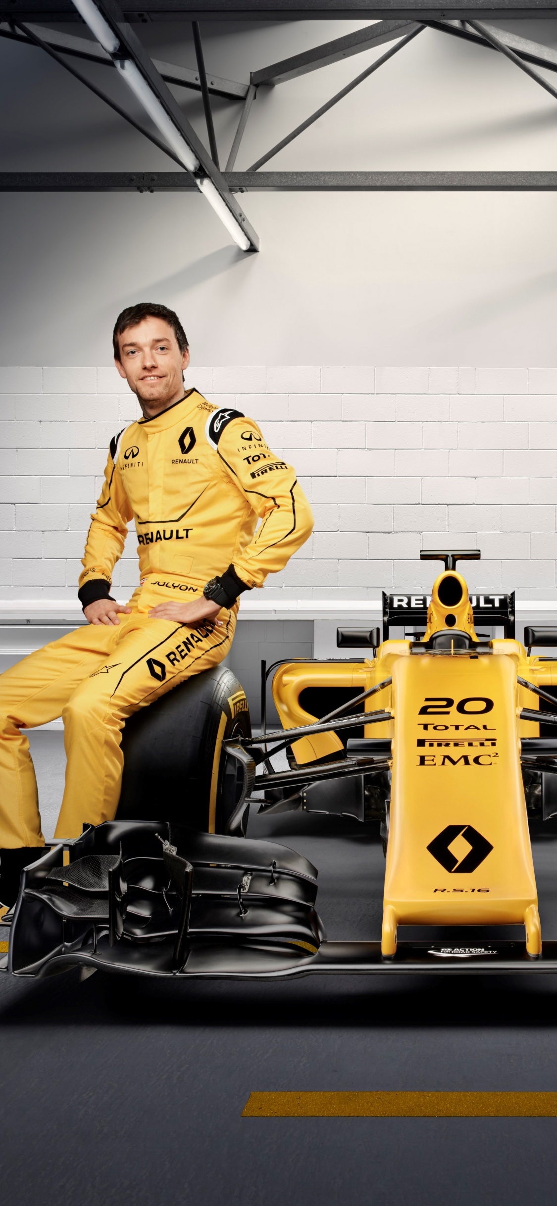2016式的一个世界冠军, 汽车赛车, 雷诺, 黄色的, 团队 壁纸 1125x2436 允许