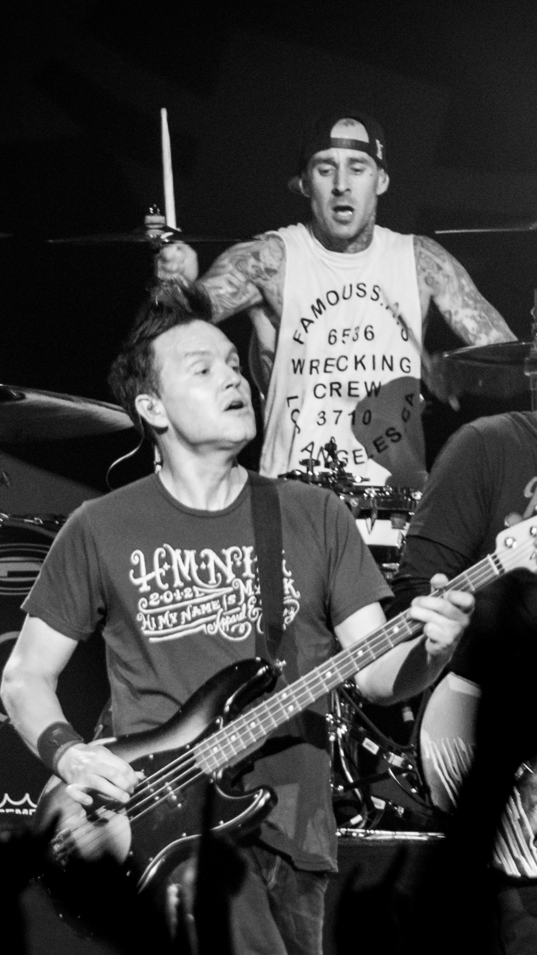 Tom DeLonge, Blink-182, Punk Rock, Pop Punk, Blink. Wallpaper in 1080x1920 Resolution