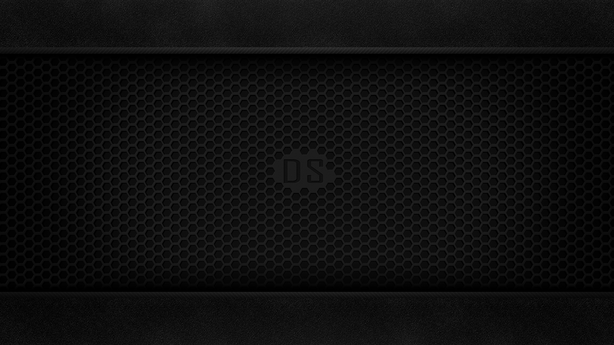 Ordinateur Portable hp Noir Sur Surface Noire. Wallpaper in 2560x1440 Resolution
