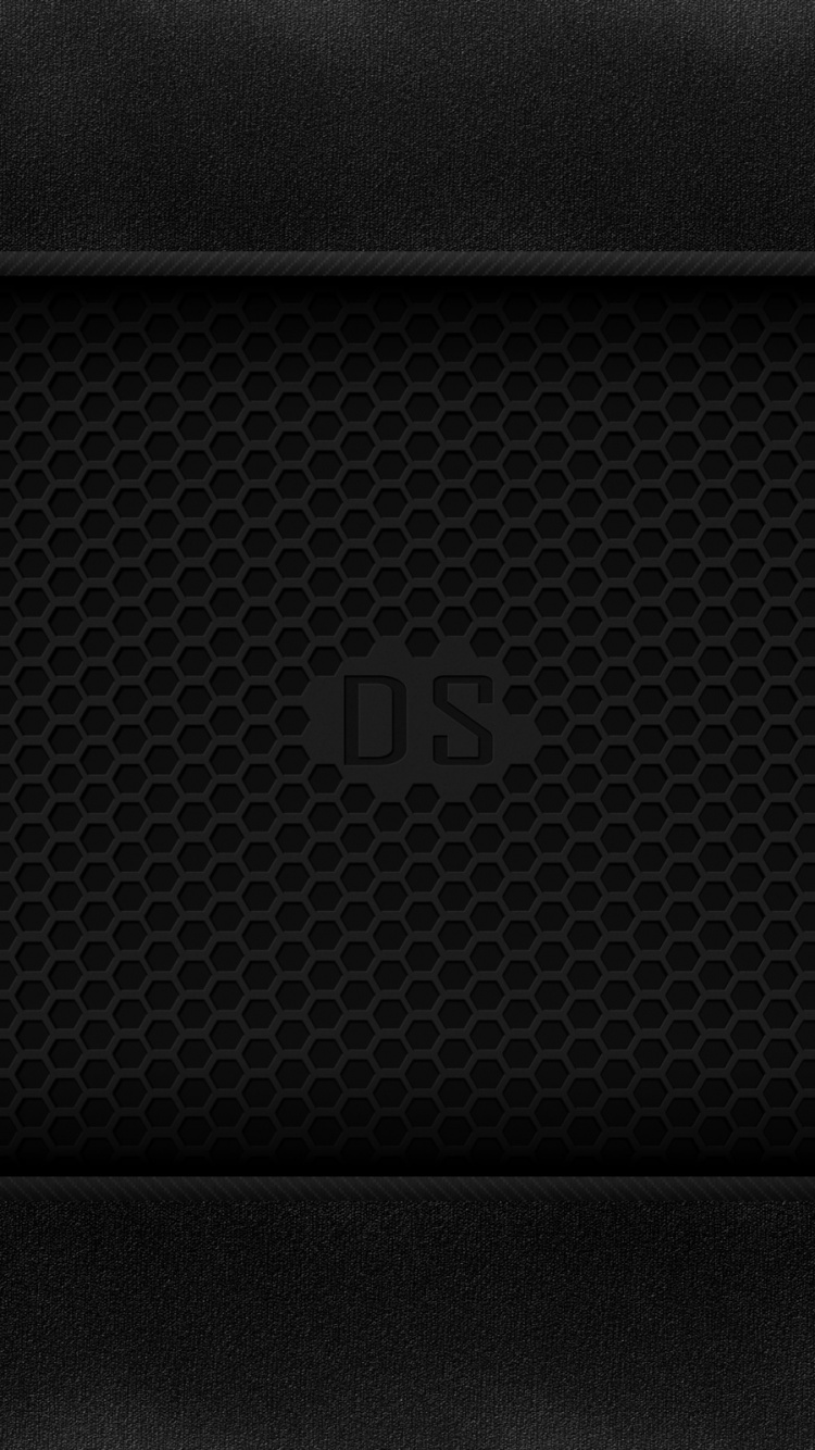 Schwarzer HP Laptop-Computer Auf Schwarzer Oberfläche. Wallpaper in 750x1334 Resolution