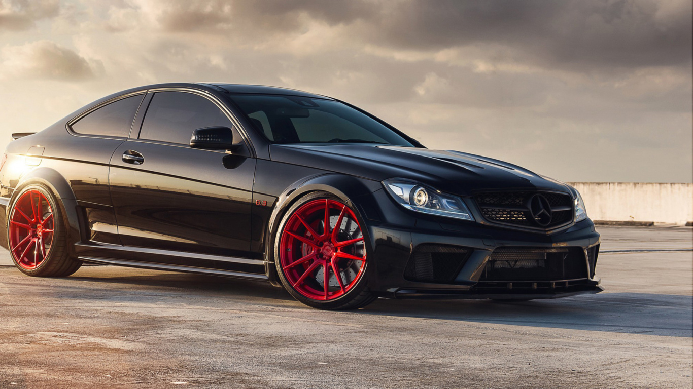 Plata Mercedes Benz Clase c Coupe. Wallpaper in 1366x768 Resolution