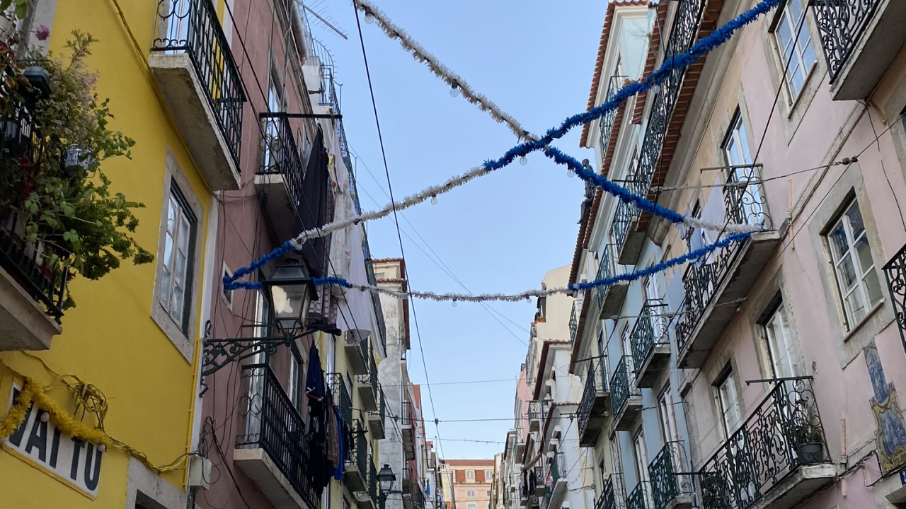 la Journée, Route, Ville, Quartier, Infrastructure. Wallpaper in 1280x720 Resolution