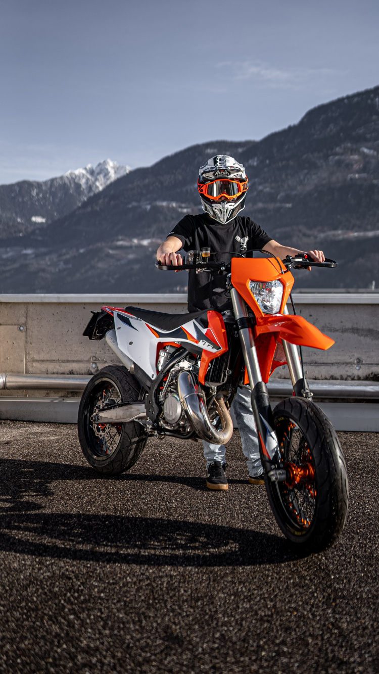 Motorrad, Motorradhelm, Motorradfahren, Ktm, Helm. Wallpaper in 750x1334 Resolution