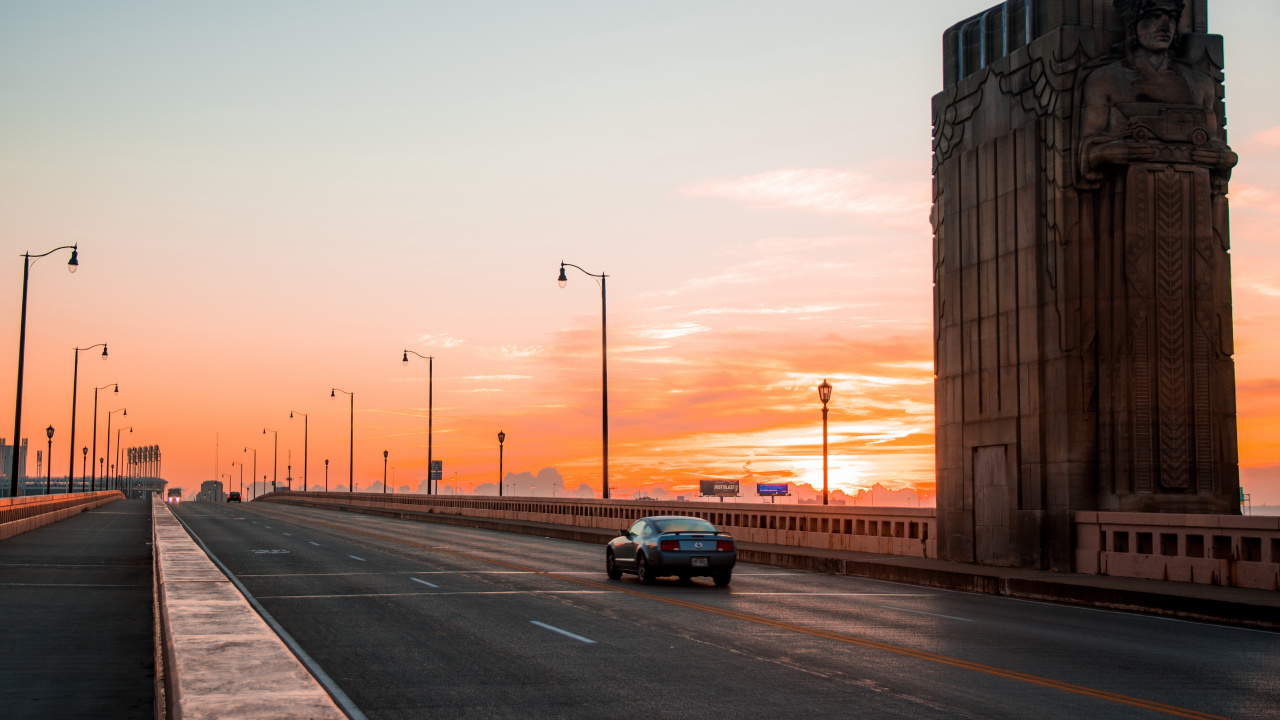 Black Car on Road During Sunset. Wallpaper in 1280x720 Resolution