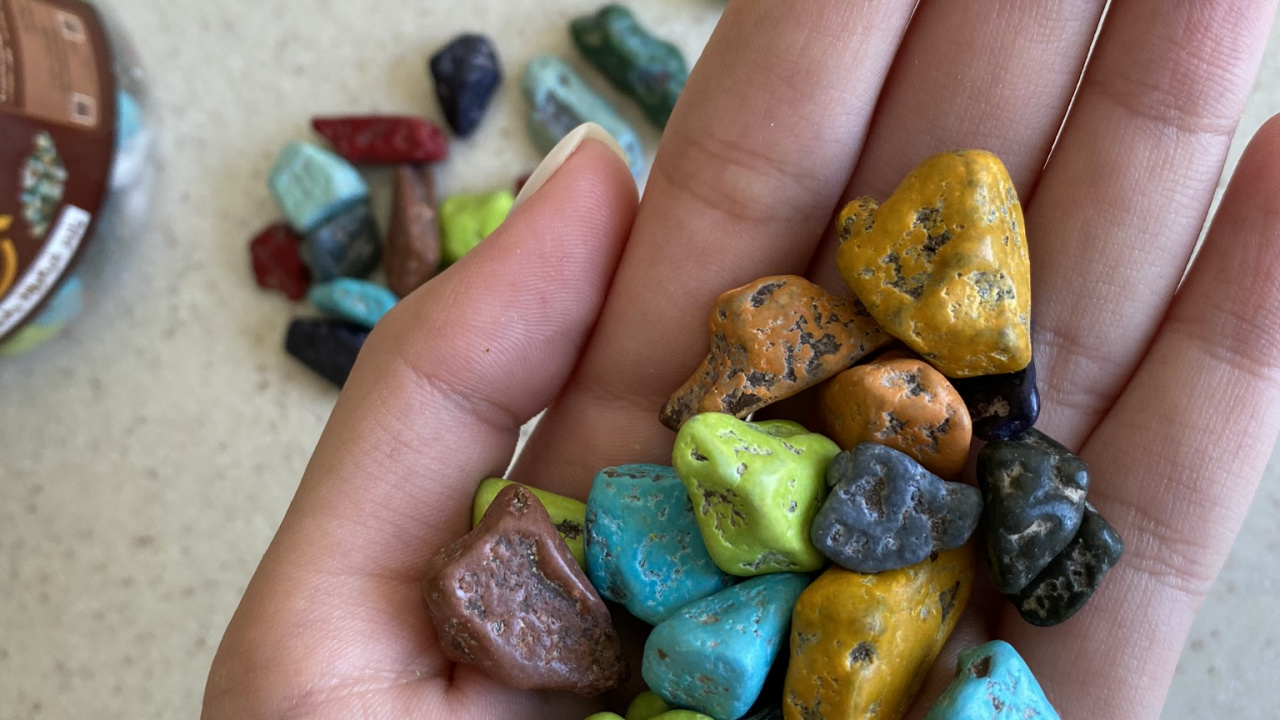 Bead, Gemstone, Finger, Rock, Pebble. Wallpaper in 1280x720 Resolution