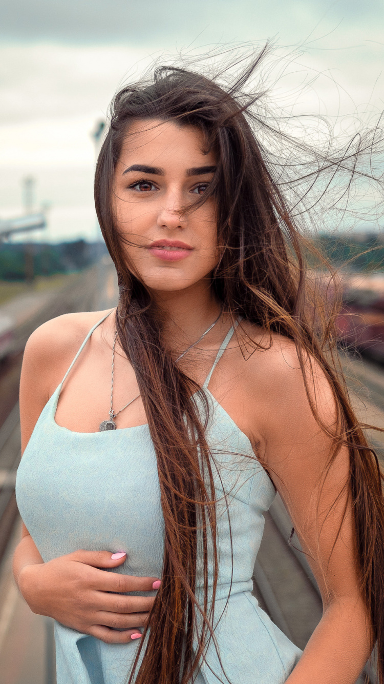 Cabello Castaño, Cabello, el Pelo Largo, Peinado, Belleza. Wallpaper in 750x1334 Resolution