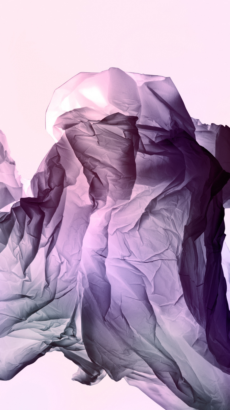 Textile Blanc et Vert Sur Une Surface Blanche. Wallpaper in 750x1334 Resolution