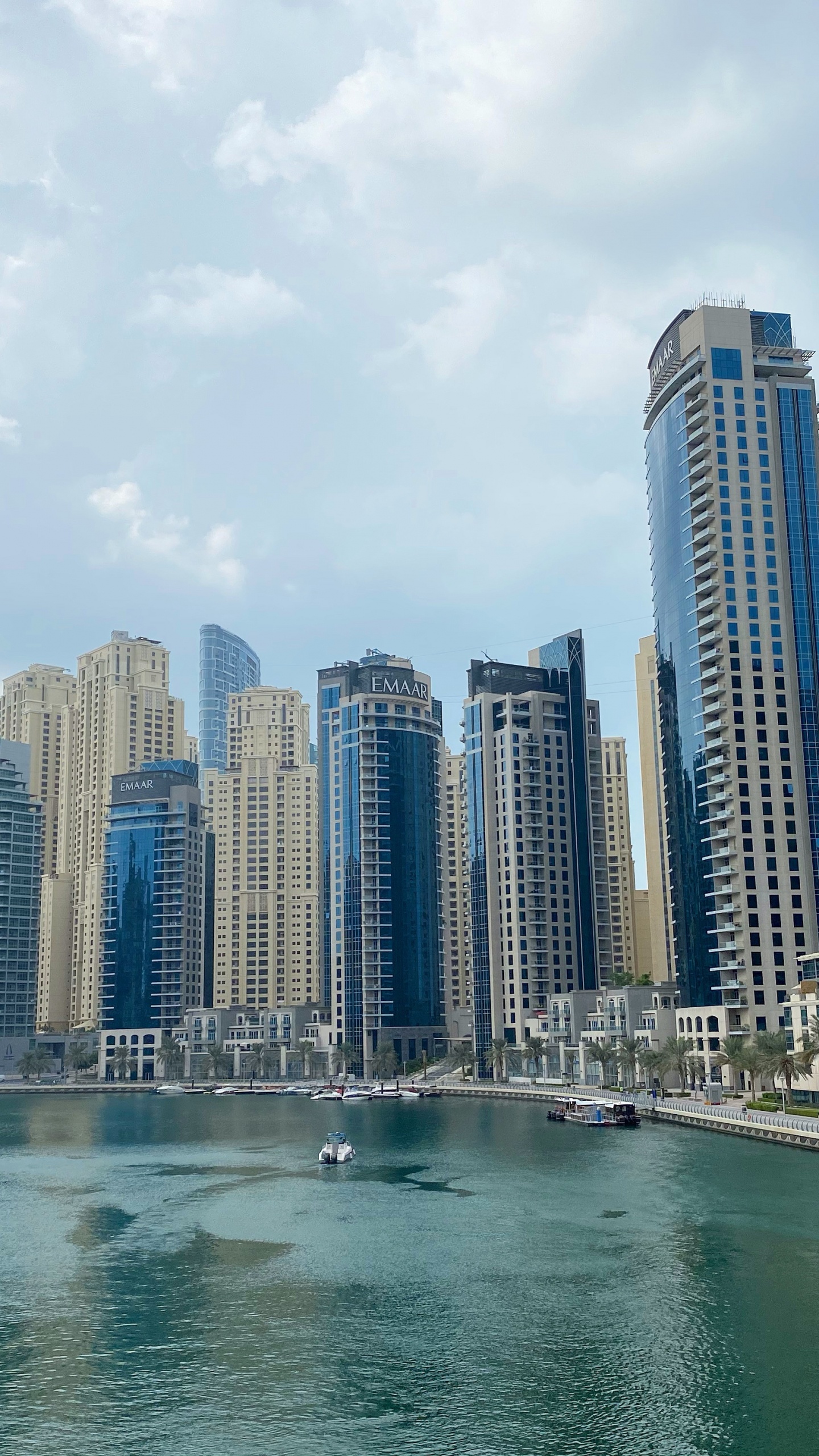 Dubai, Cuerpo de Agua, Naturaleza, Torre de Bloques, Reflexión. Wallpaper in 1440x2560 Resolution