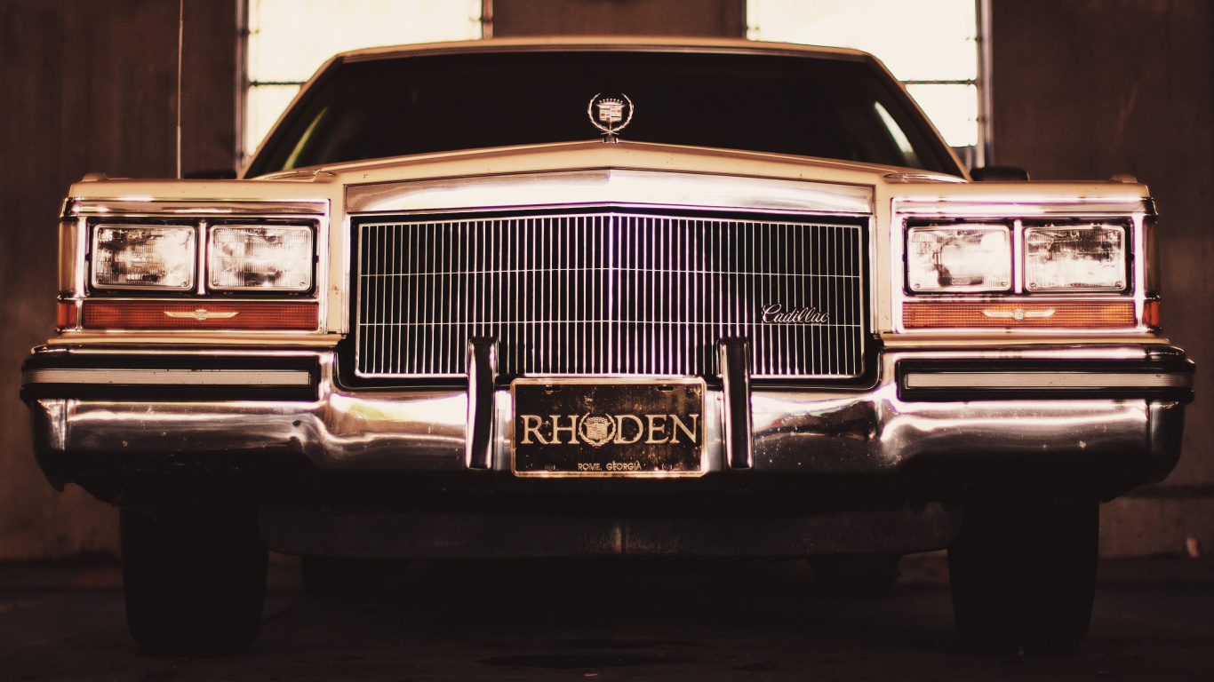 Voiture Brune Classique Dans un Garage. Wallpaper in 1366x768 Resolution