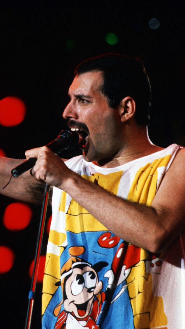 Freddie Mercury, Queen, Performance, Music, Entertainment. Wallpaper in 750x1334 Resolution