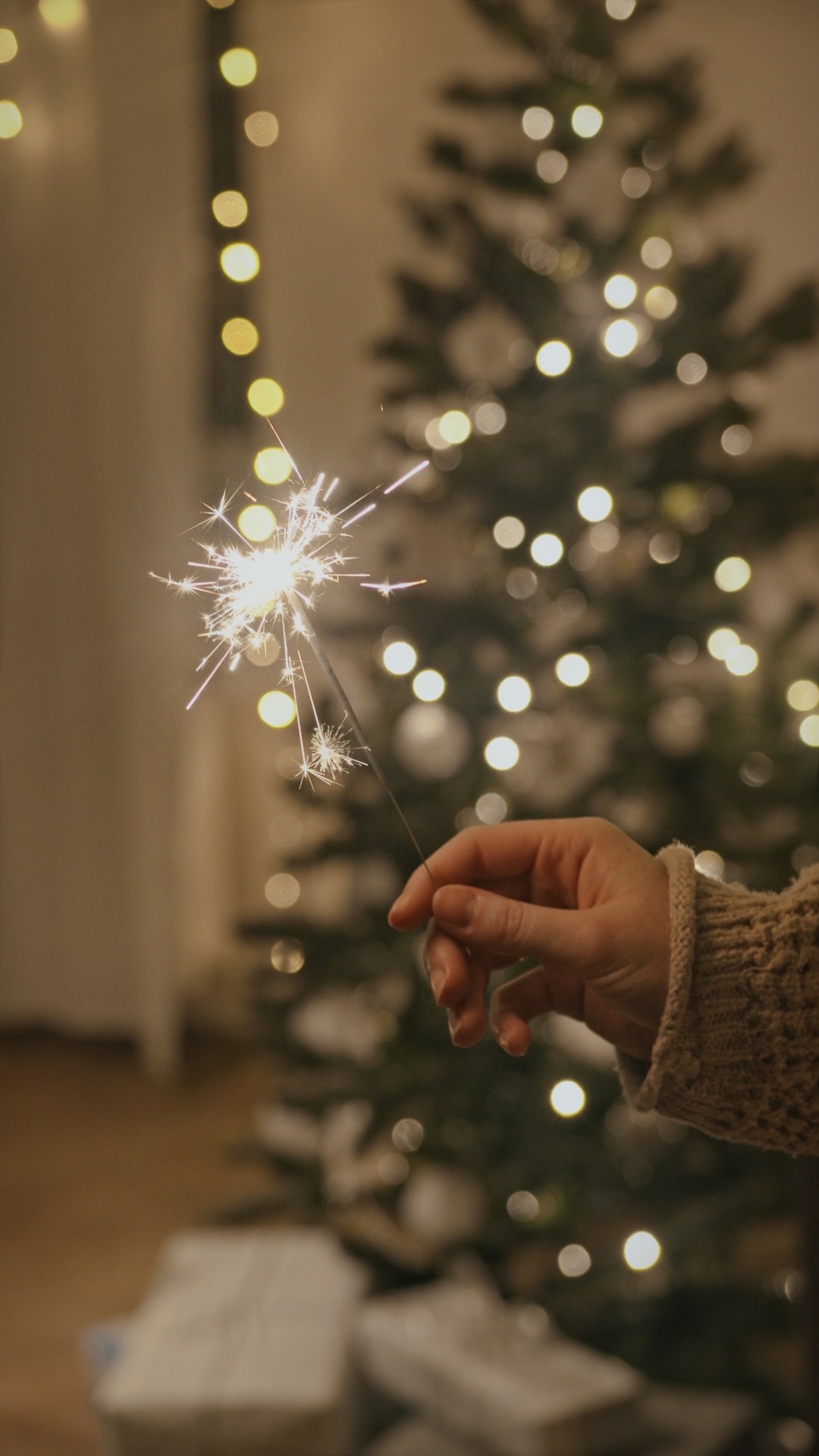 New Year, Musical Composition, Christmas Tree, Christmas Ornament, Human Body. Wallpaper in 1080x1920 Resolution