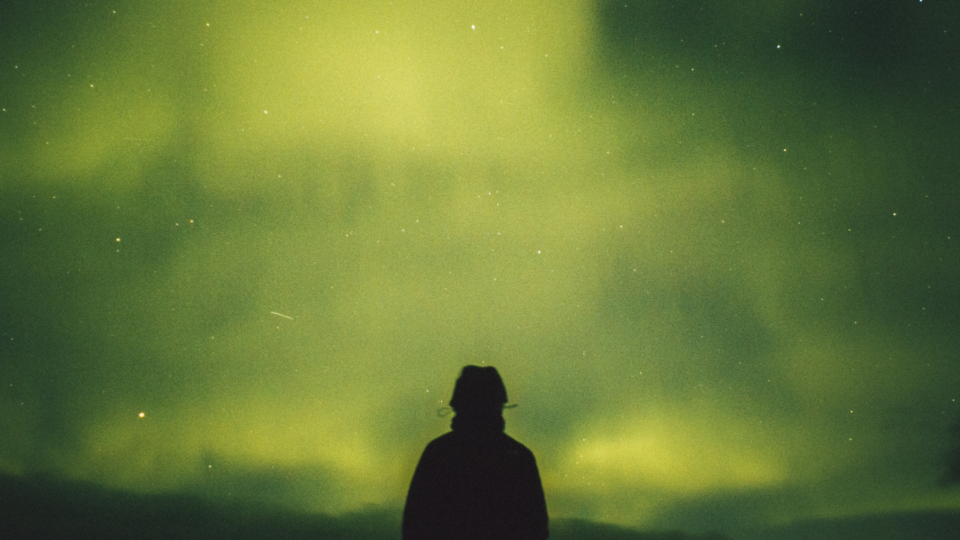 Silhouette of Man Standing Under Gray Sky. Wallpaper in 1920x1080 Resolution