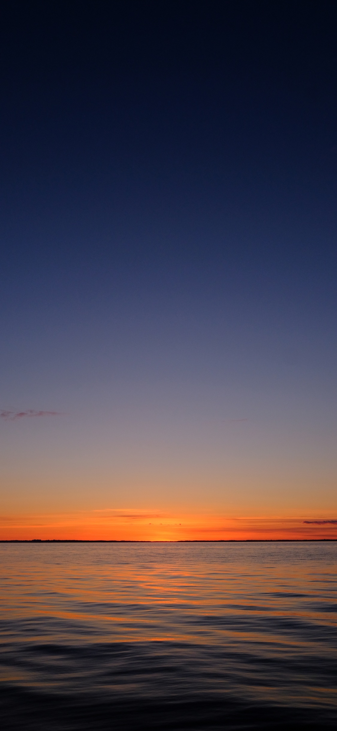 Meer, Sonnenuntergang, Horizont, Afterglow, Sonnenaufgang. Wallpaper in 1125x2436 Resolution