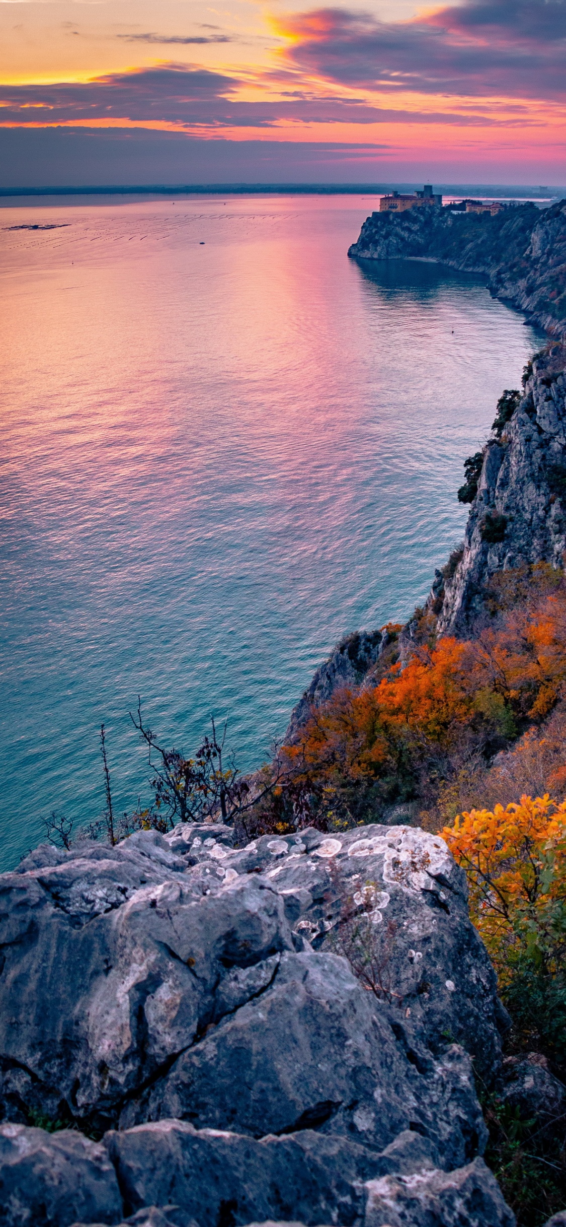 Agua, Azure, Paisaje Natural, Cuerpo de Agua, la Luz Del Sol. Wallpaper in 1125x2436 Resolution