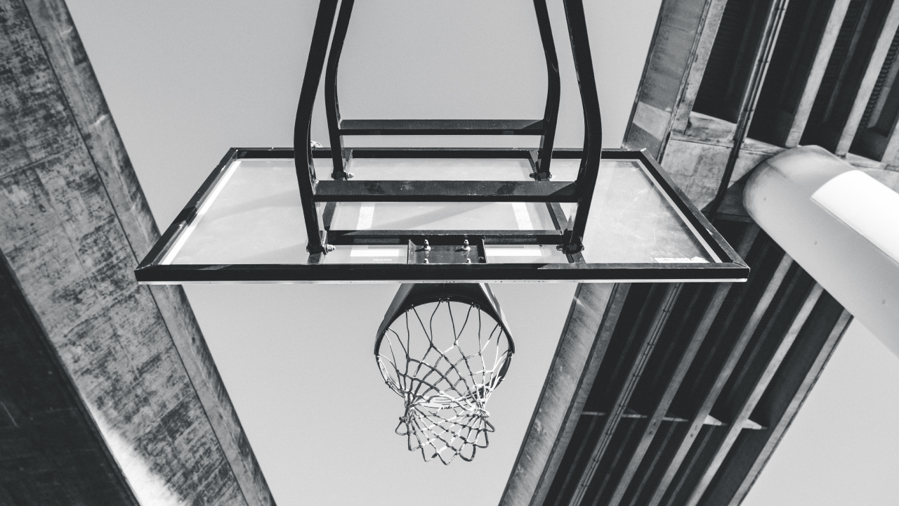 Black Basketball Hoop on White Wall. Wallpaper in 1280x720 Resolution