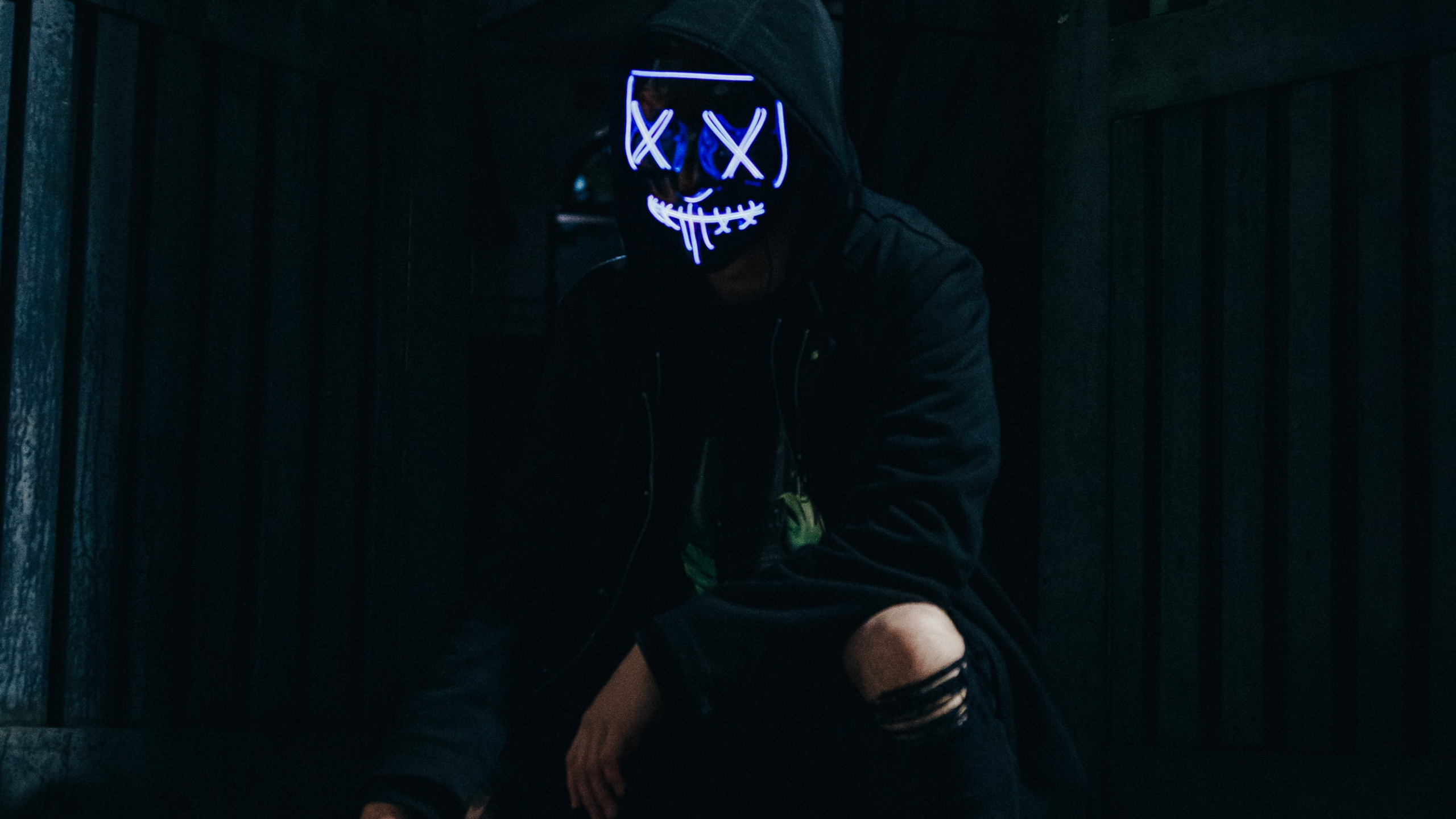 Clothing, Darkness, Midnight, Human, Light. Wallpaper in 2560x1440 Resolution