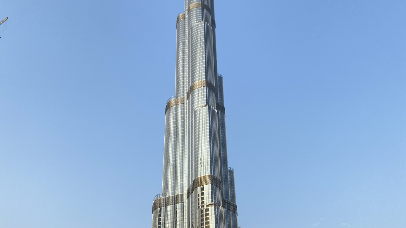 Dubai, Burj Khalifa, Skyscraper, Zagreb, Daytime. Wallpaper in 1366x768 Resolution