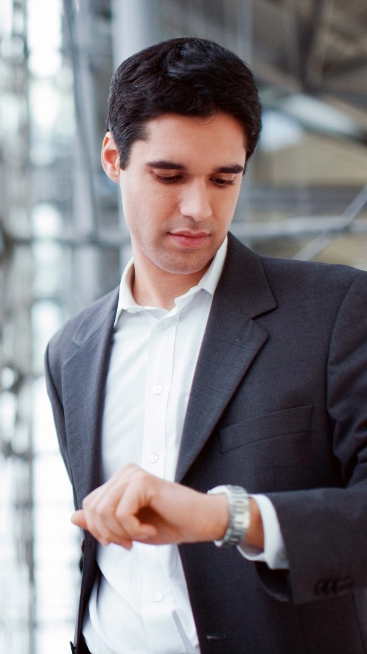 el Smartwatch, Traje, Blazer, Ropa Formal, Prendas de Vestir Exteriores. Wallpaper in 720x1280 Resolution