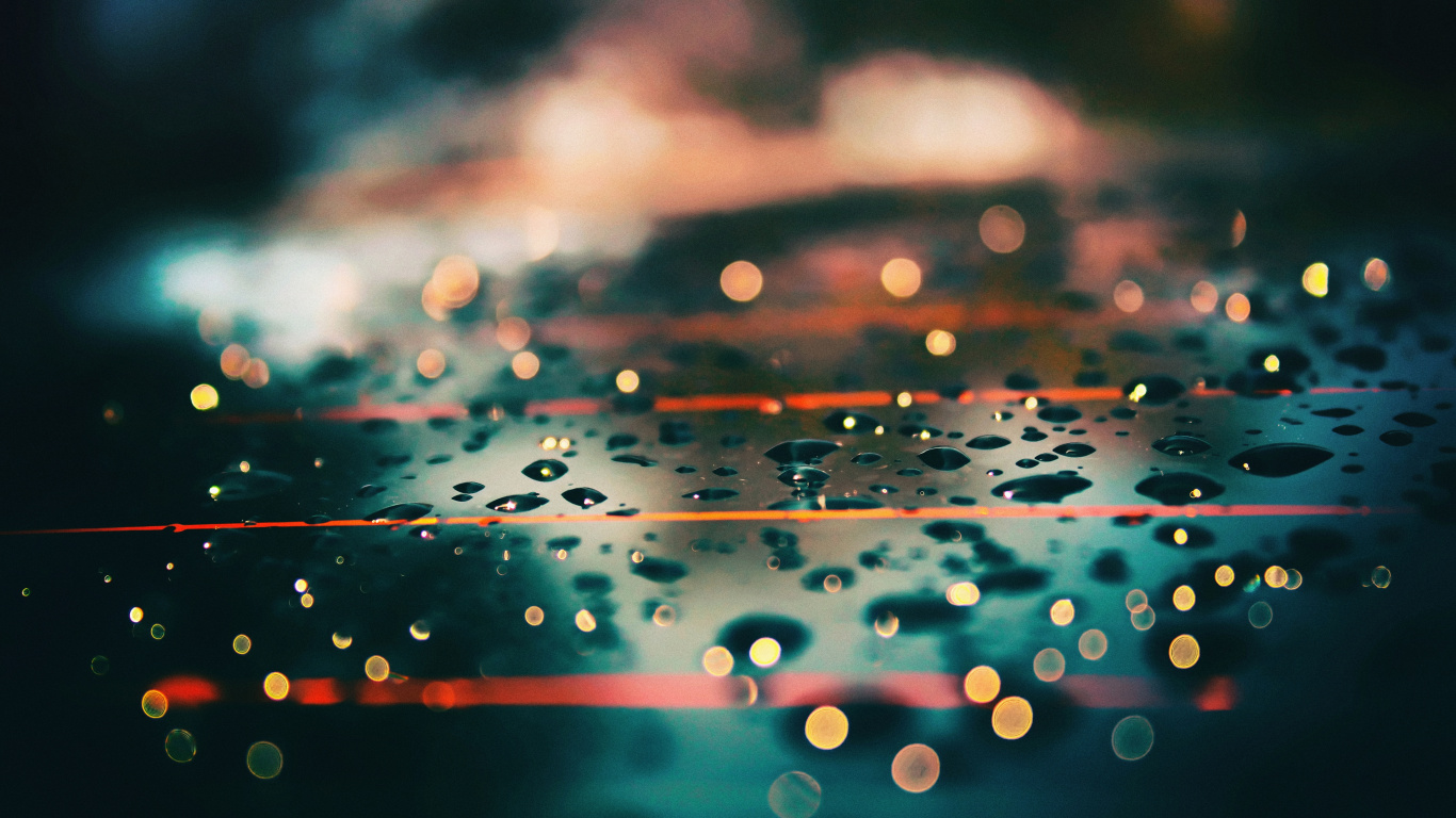 Wassertropfen Auf Glas Tagsüber. Wallpaper in 1366x768 Resolution