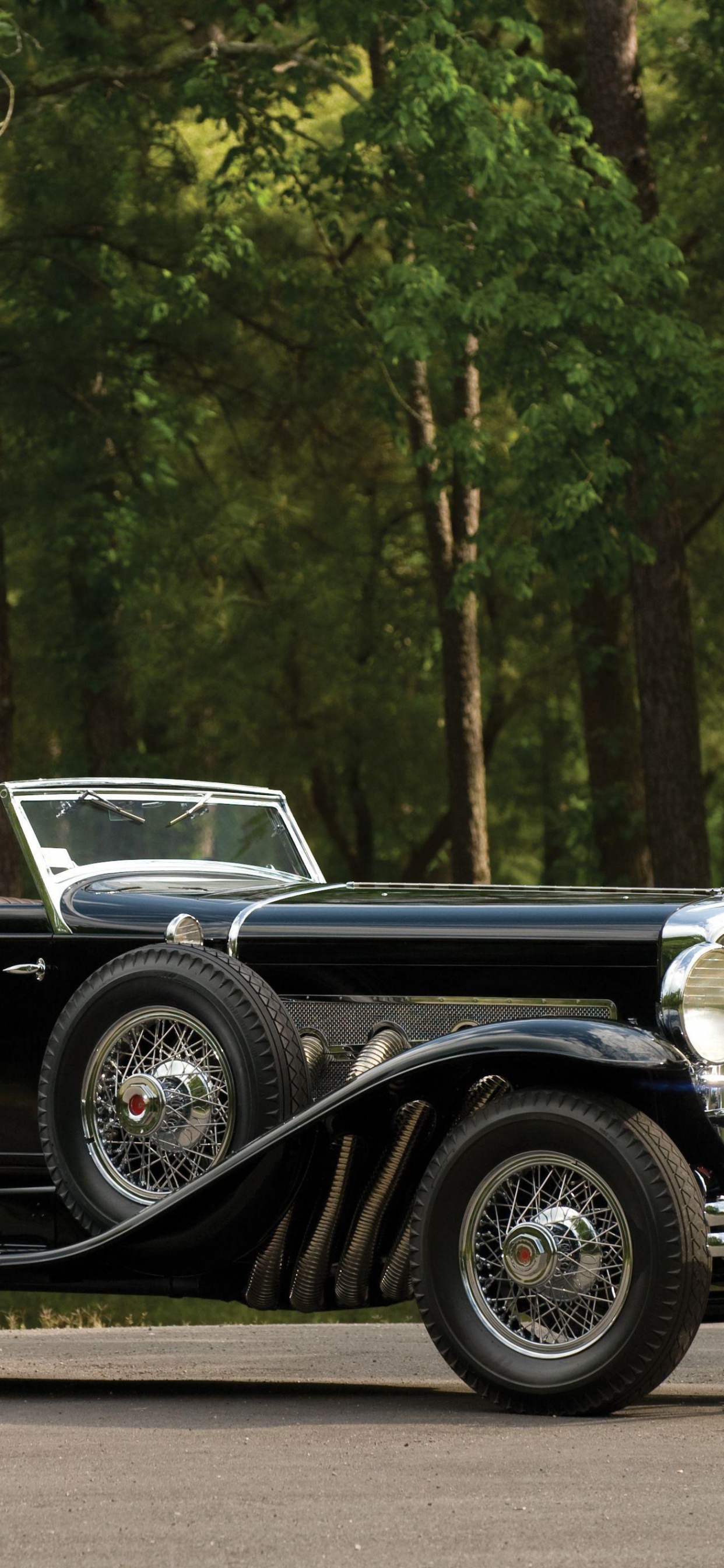 Black Vintage Car on Road During Daytime. Wallpaper in 1242x2688 Resolution