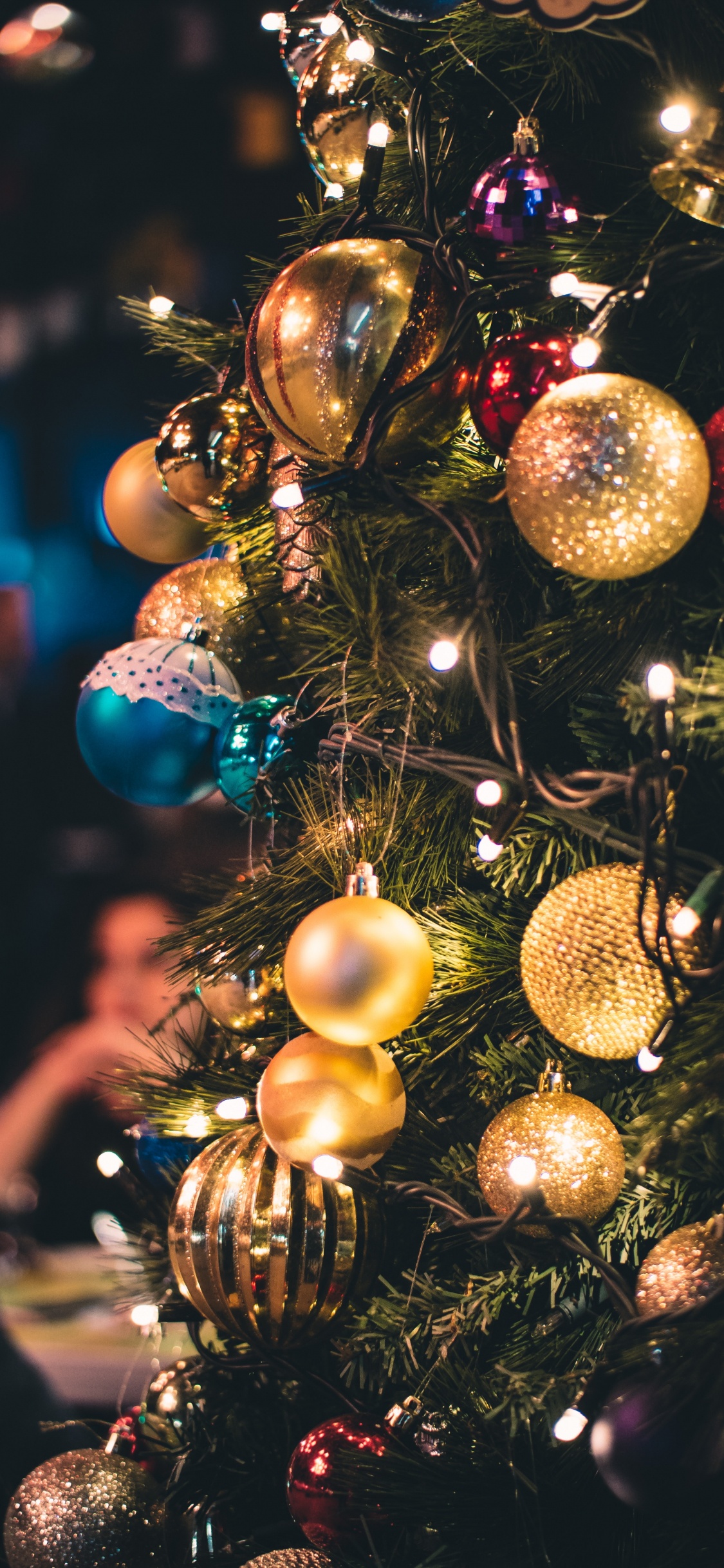 Les Lumières de Noël, Le Jour De Noël, Arbre de Noël, Ornement de Noël, Décoration de Noël. Wallpaper in 1125x2436 Resolution