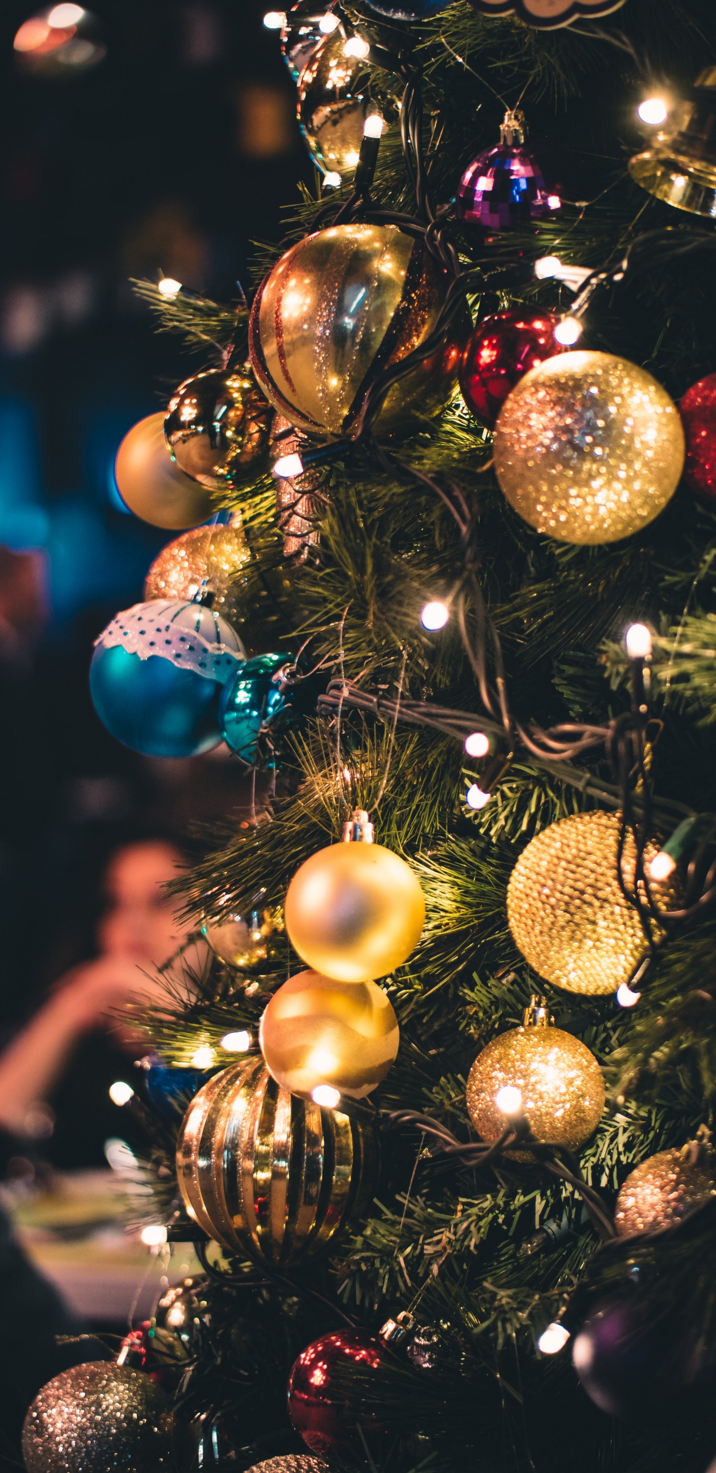 Les Lumières de Noël, Le Jour De Noël, Arbre de Noël, Ornement de Noël, Décoration de Noël. Wallpaper in 1440x2960 Resolution