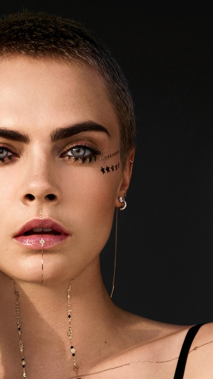 Cara Delevingne, Modèle, Carnival Row, Mannequin, Célébrité. Wallpaper in 720x1280 Resolution