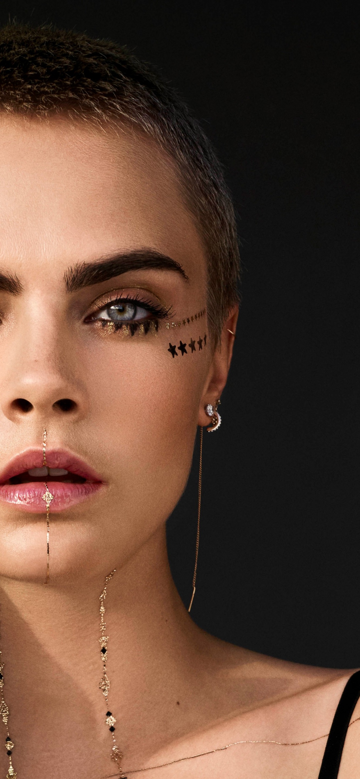 Cara Delevingne, Modell, Karnevalsreihe, Supermodels, Berühmtheit. Wallpaper in 1242x2688 Resolution