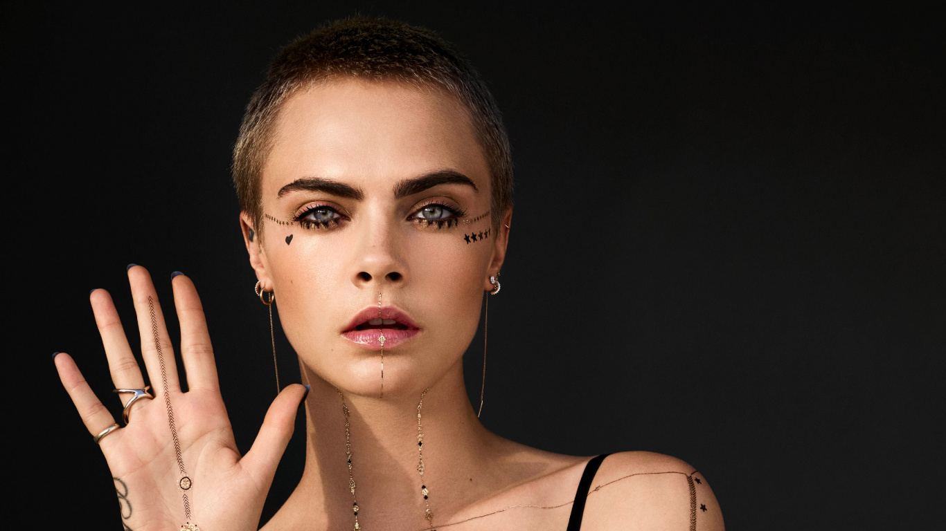 Cara Delevingne, Modelo, Fila de Carnaval, la Supermodelo, la Celebridad. Wallpaper in 1366x768 Resolution