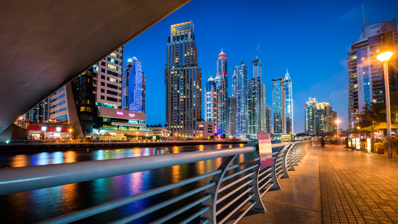 Skyline Der Stadt Bei Nacht Night. Wallpaper in 1280x720 Resolution