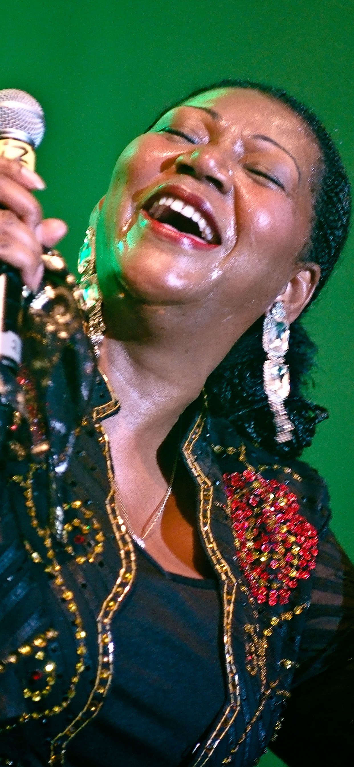 Chanteur, Événement, Peintre, Accessoire de Mode, Jamaïque. Wallpaper in 1242x2688 Resolution