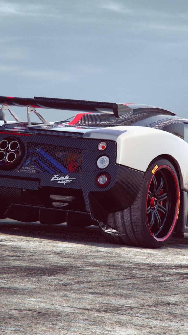 Schwarz-roter Porsche 911 Auf Grauer Asphaltstraße. Wallpaper in 720x1280 Resolution