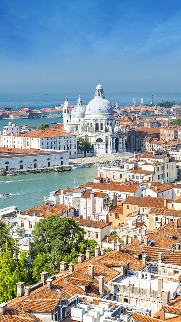 Vista Aérea de Los Edificios de la Ciudad Durante el Día.. Wallpaper in 720x1280 Resolution