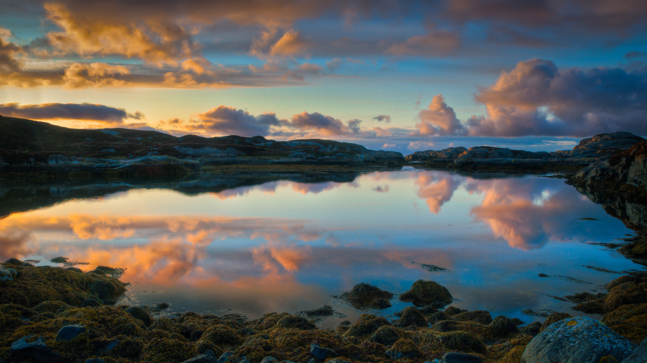 Body of Water Near Mountain During Sunset. Wallpaper in 1280x720 Resolution