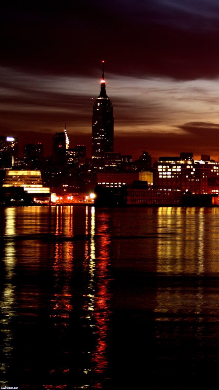 Horizon de la Ville Pendant la Nuit. Wallpaper in 720x1280 Resolution